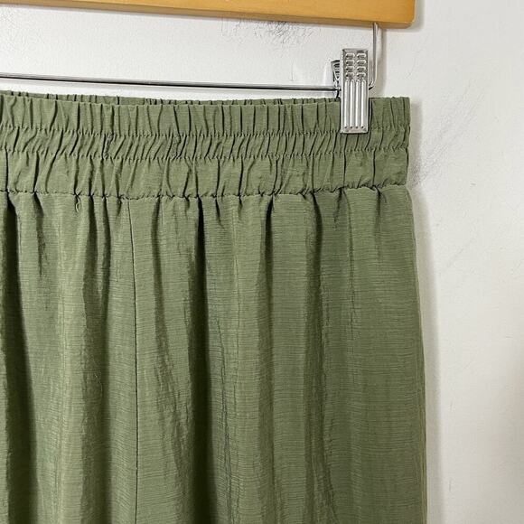 Forever 21 Womens Jogger Pants M Green Crepe Cargo Pockets Pull On Elastic Waist - Picture 3 of 7